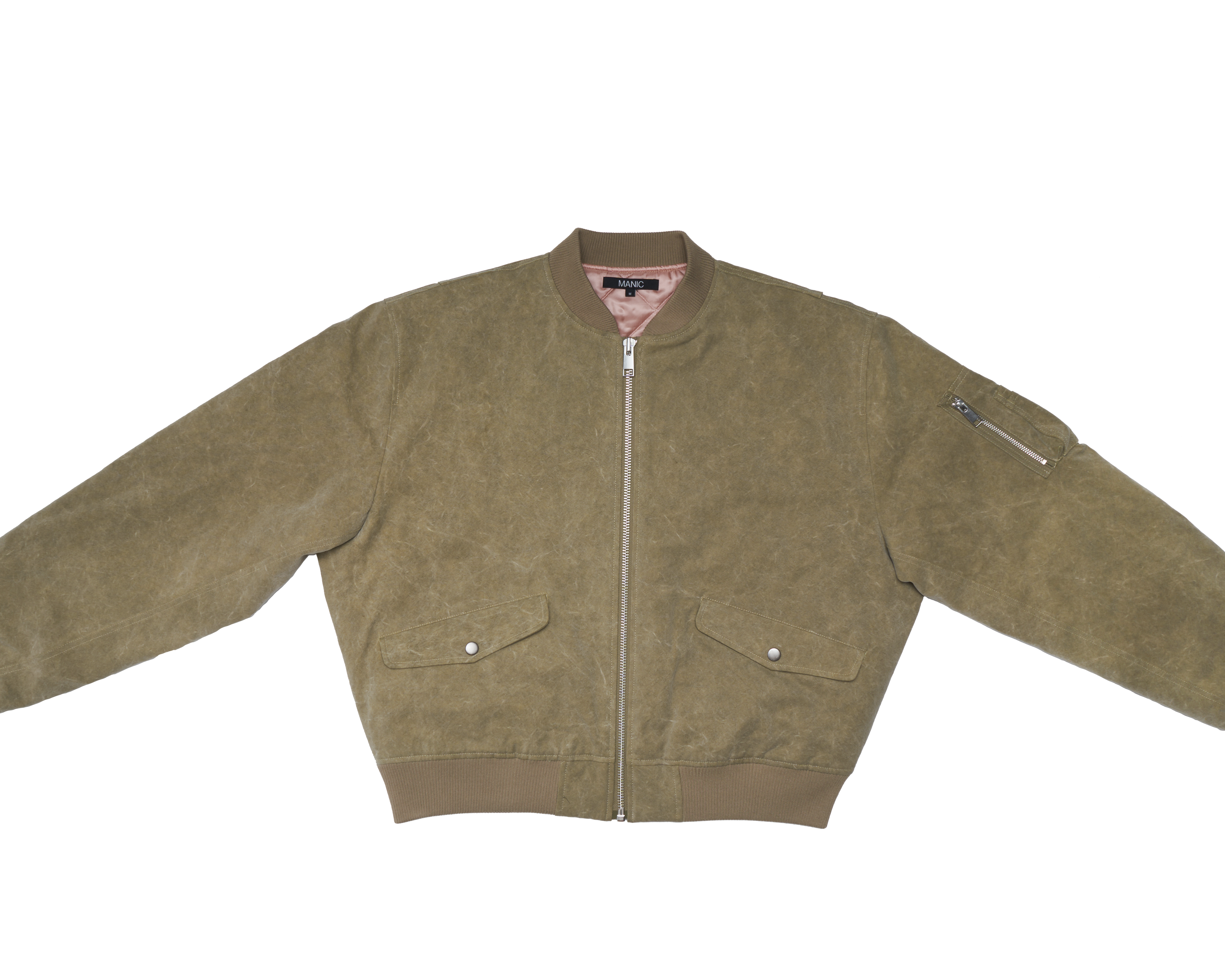 Manic_-_Flatlay_April_20262665_sample_ghost.png